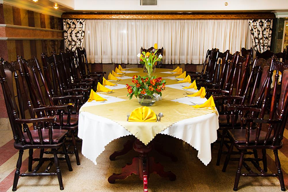 رستوران قصر هتل بین المللی قصر مشهد | علاءالدین تراول