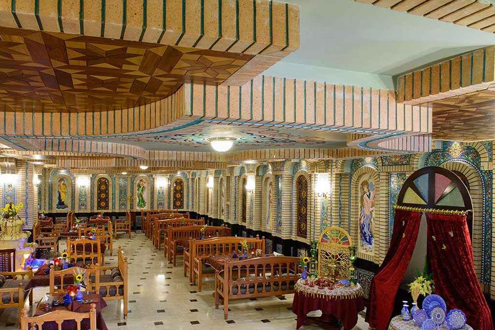 رستوران سنتی ترمه هتل قصرطلایی مشهد | علاءالدین تراول