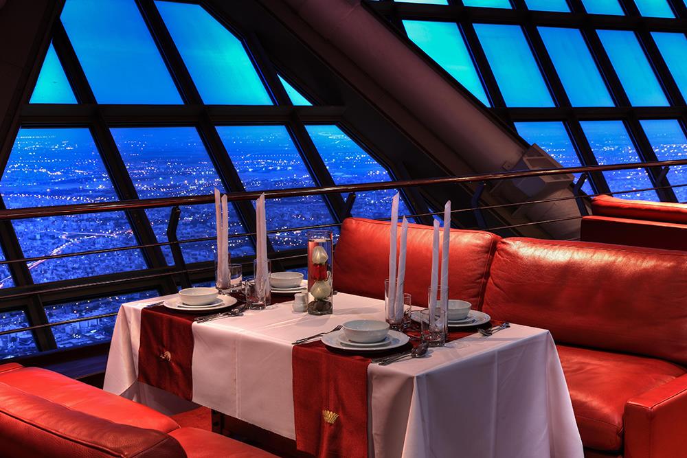 رستوران گردان برج میلاد تهران | علاءالدین تراول