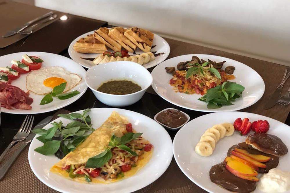 کافی شاپ هتل رامتین تهران | علاءالدین تراول