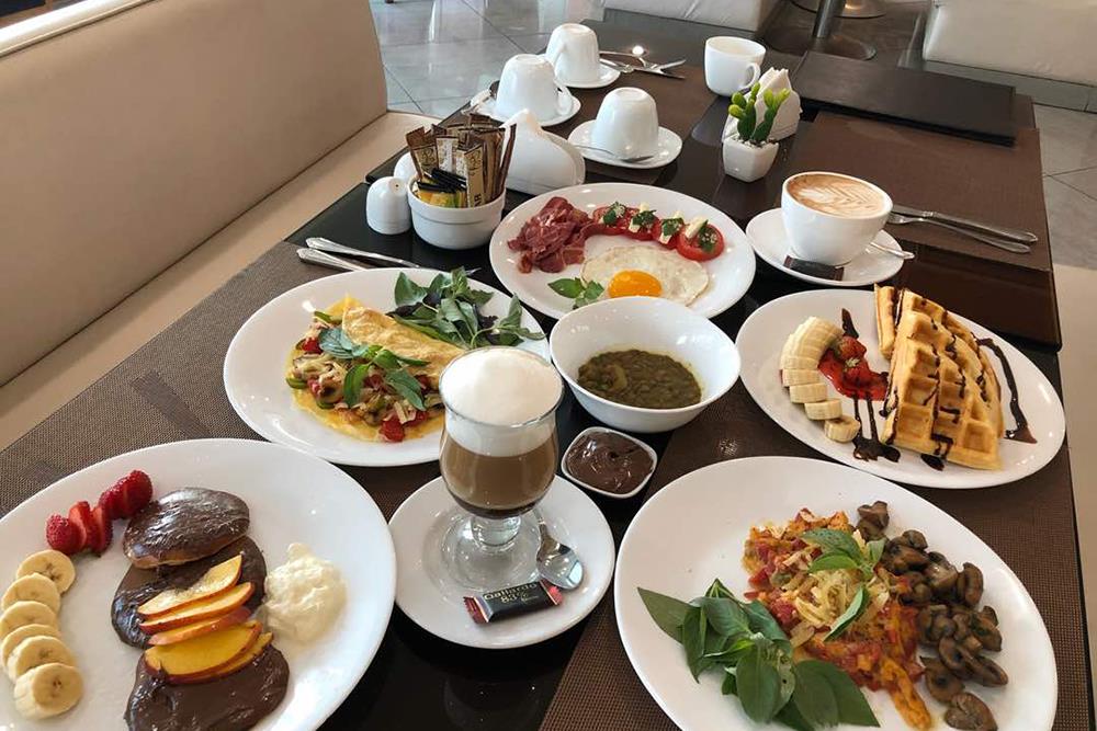 کافی شاپ هتل رامتین تهران | علاءالدین تراول