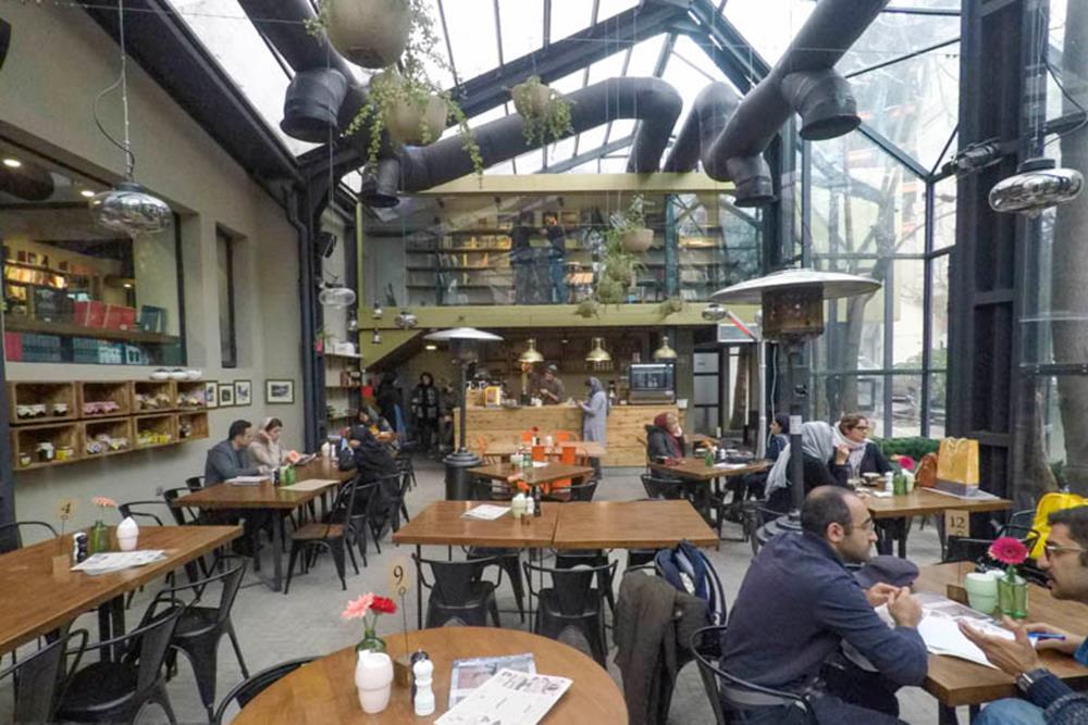 رستوران و کافه خانه فرهنگ رایزن تهران | علاءالدین تراول