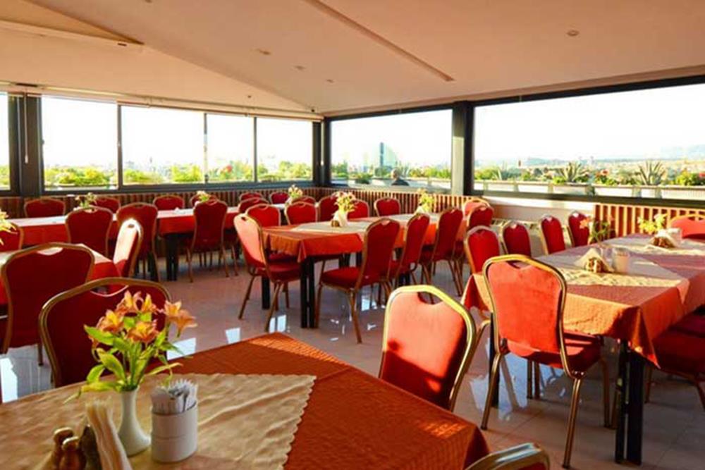 رستوران بام هتل شیخ بهایی اصفهان | علاءالدین تراول