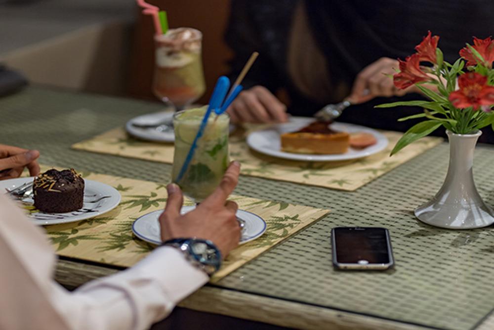 کافی شاپ هتل بزرگ شیراز | علاءالدین تراول