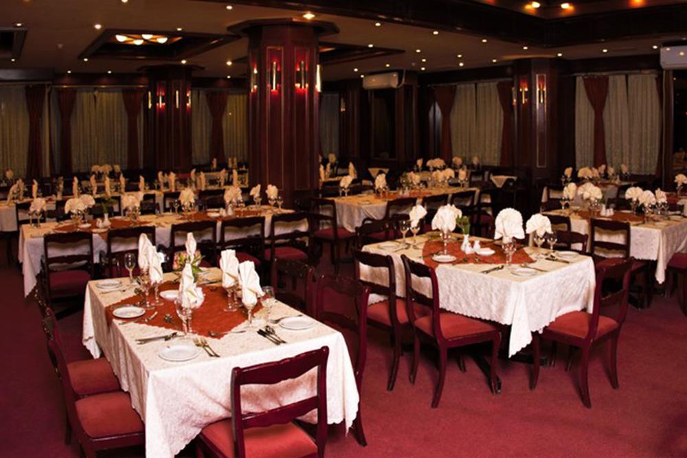 رستوران لوتوس هتل پارس شیراز | علاءالدین تراول