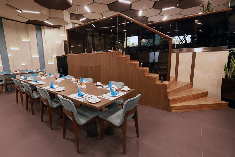 رستوران نگین هتل آتانا تهران | علاءالدین تراول