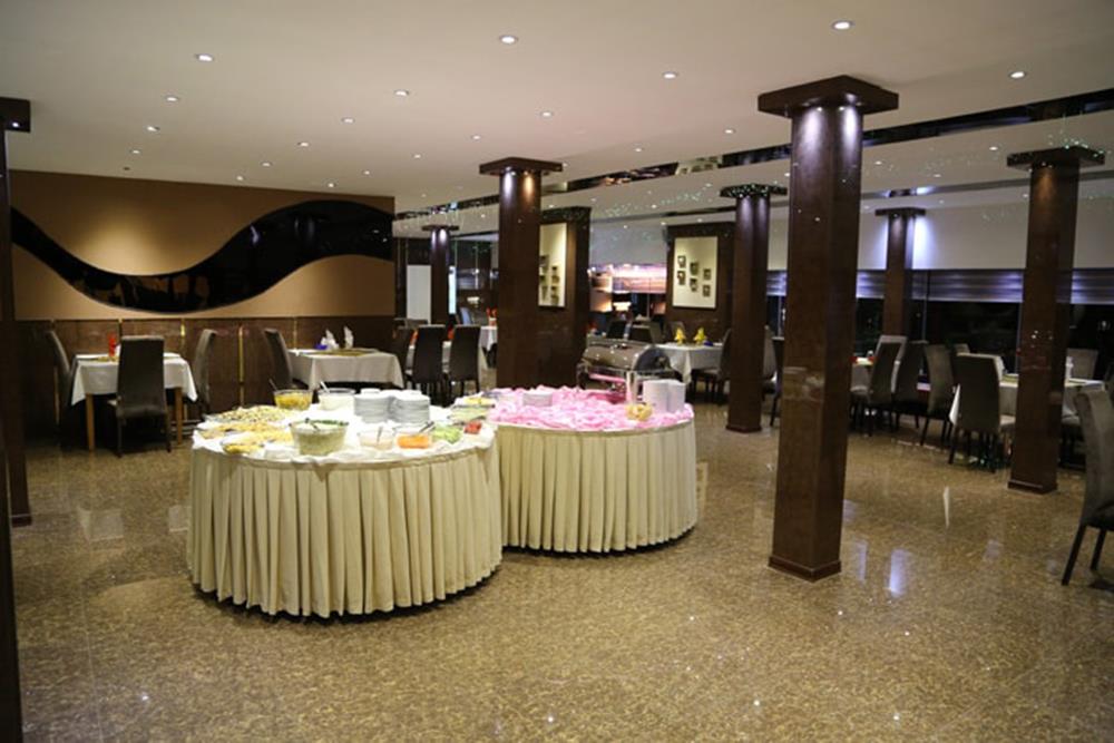 رستوران بام مهتاب هتل ارم تهران | علاءالدین تراول