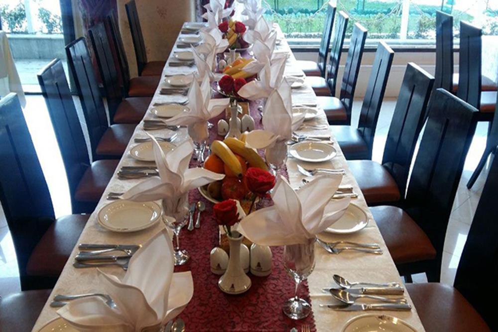 رستوران رز هتل استقلال تهران | علاءالدین تراول