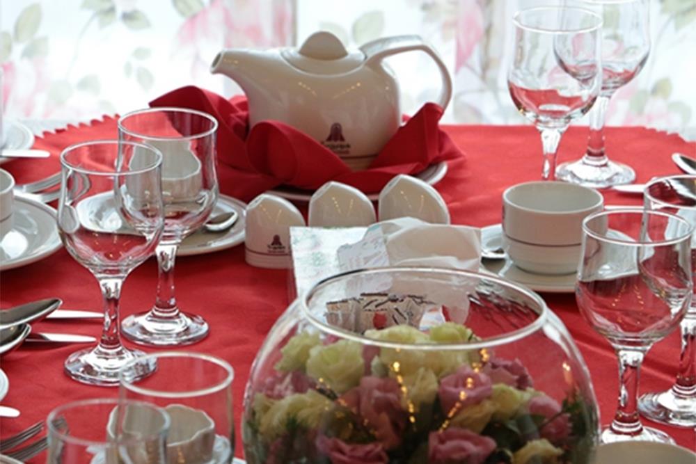 رستوران رز هتل استقلال تهران | علاءالدین تراول