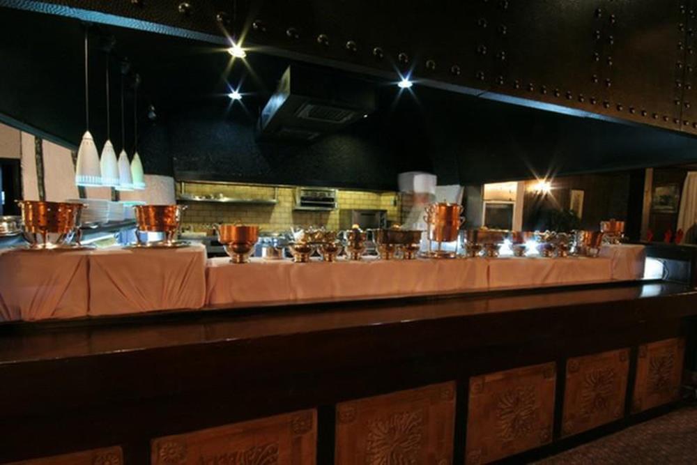 رستوران روتیسری هتل لاله تهران | علاءالدین تراول