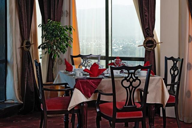 رستوران پانوراما هتل چمران شیراز