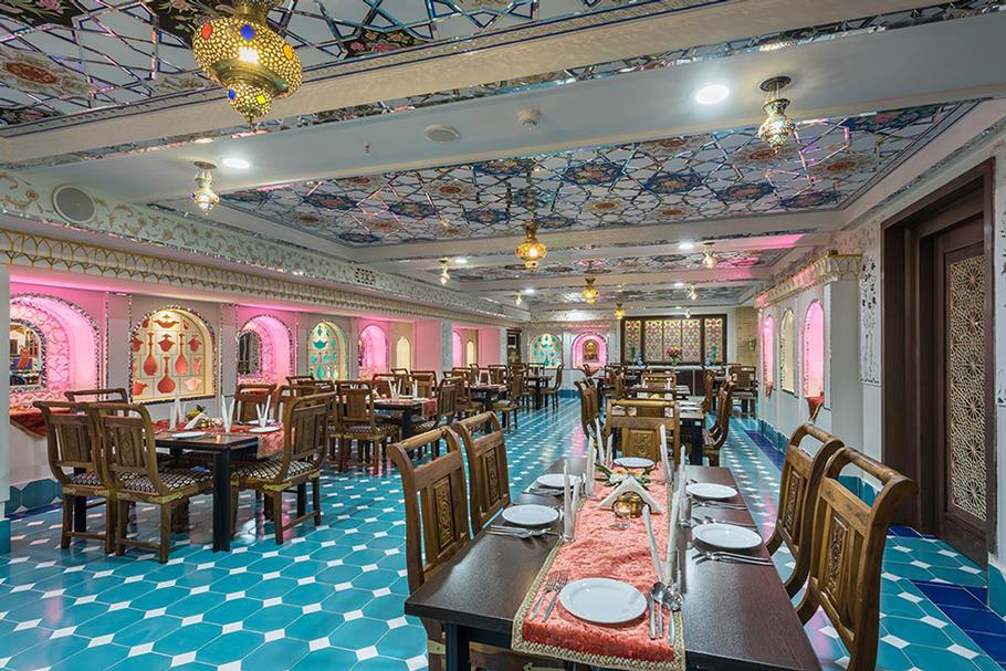 غذا خانه هتل شیخ بهایی اصفهان | علاءالدین تراول