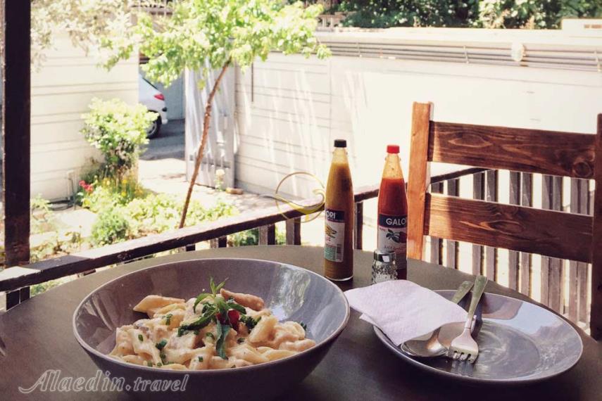 کافه شکسپیر تهران