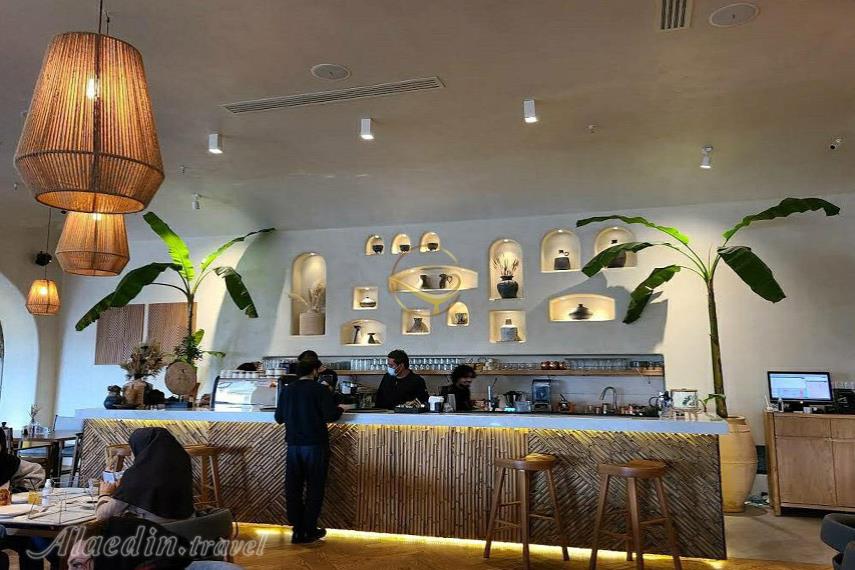 کافه رستوران آولی تهران | علاءالدین تراول