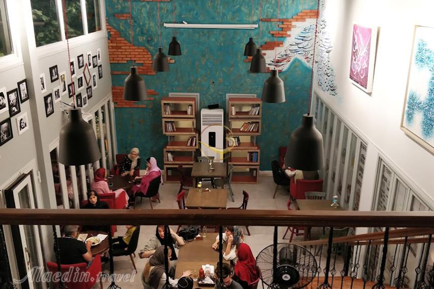 کافه رستوران کاریز