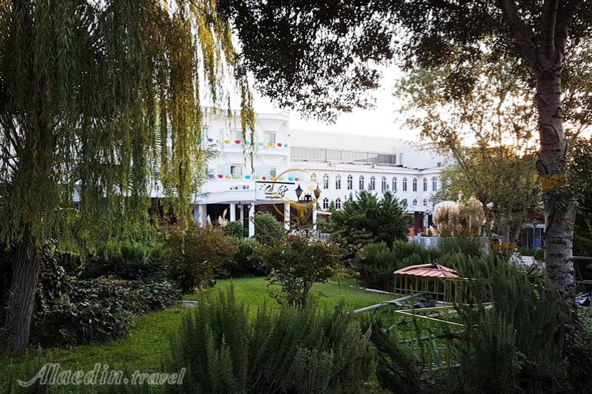 کافه پینو هتل ارم تهران | علاءالدین تراول