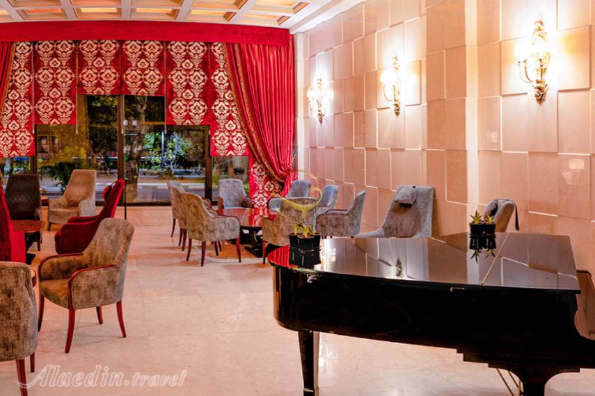 کافه آتریوم هتل اسپیناس بلوار کشاورز | علاءالدین تراول