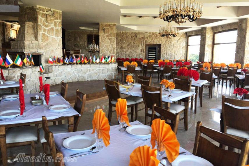 کافه رستوران شاندیز صفه اصفهان