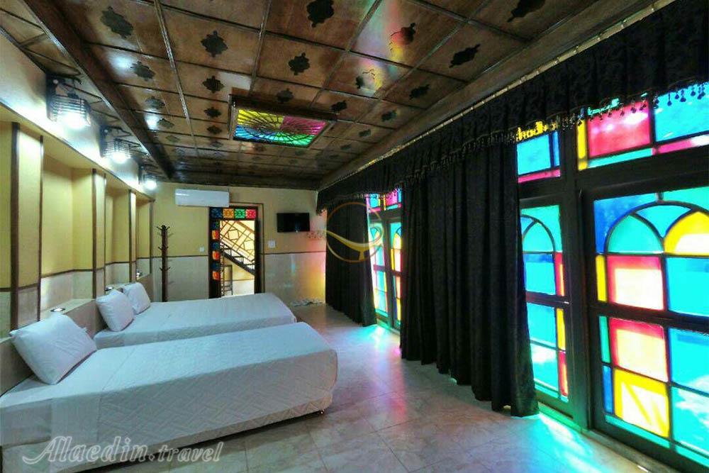 اتاق سه تخته هتل سنتی 3 ستاره نیایش شیراز | علاءالدین تراول