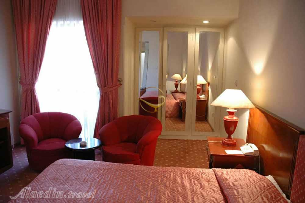 Double room of four star Parsian Azadi Hotel in Bam| Alaedin Travel