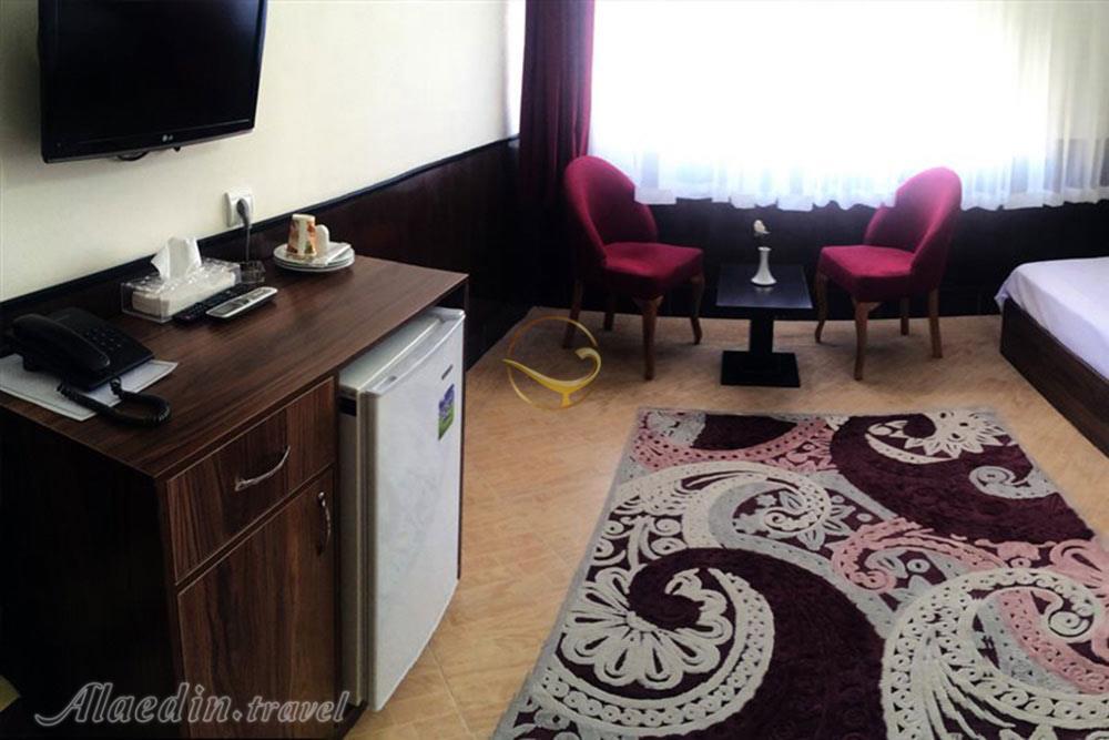 Rooms of three star Saliz Hotel in Khorramabad| Alaedin Travel