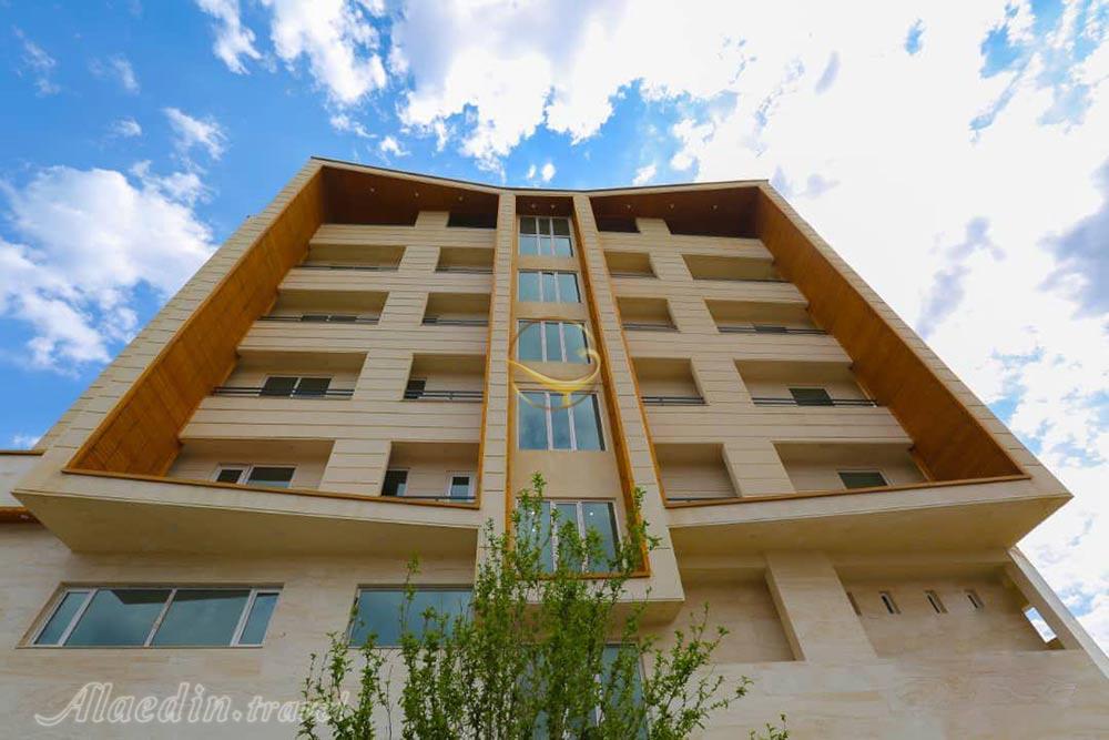 عکس های Dehdar Hotel in Lahijan