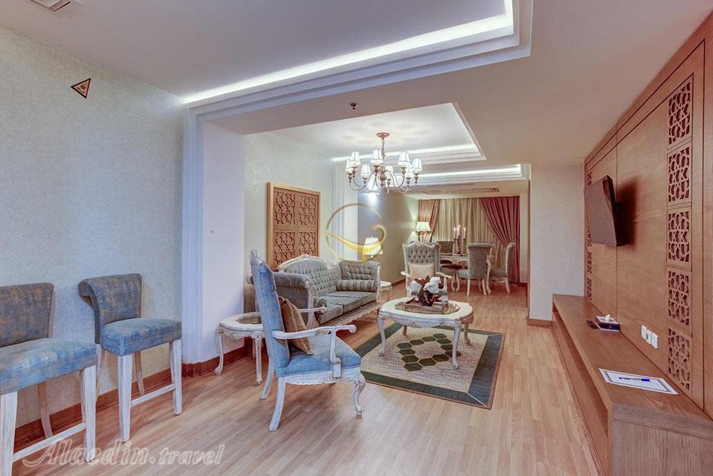 عکس های Khorshid Hashtom In Mashhad