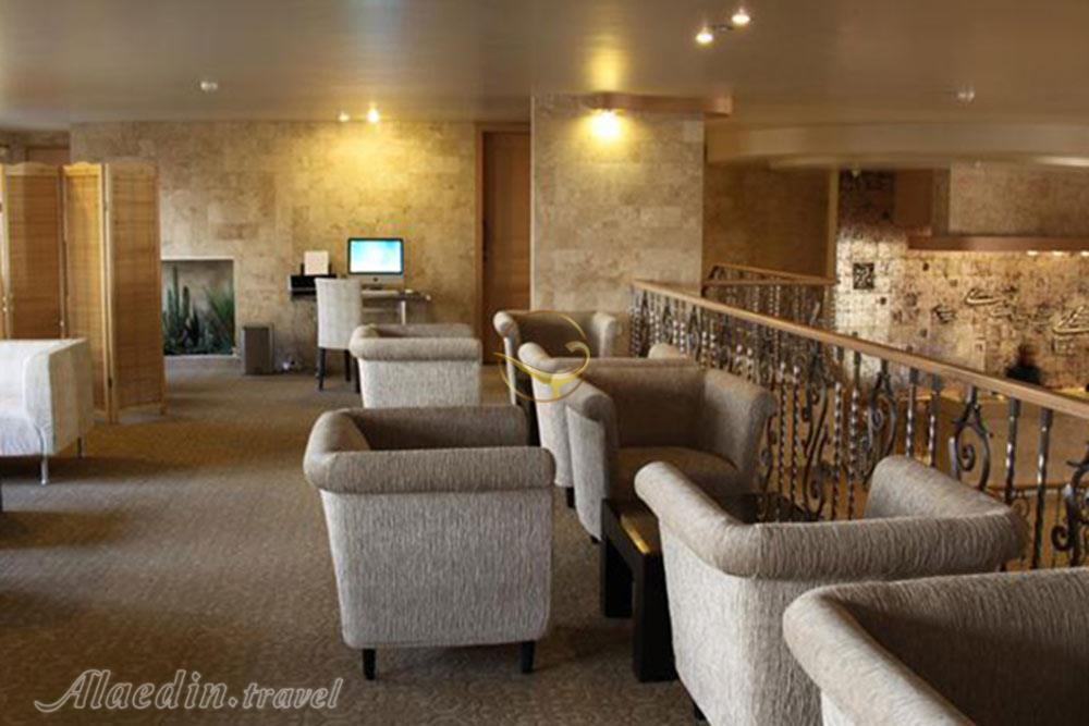 Living room of three star Jam Apartment Hotel in Tehran| Alaedin Travel