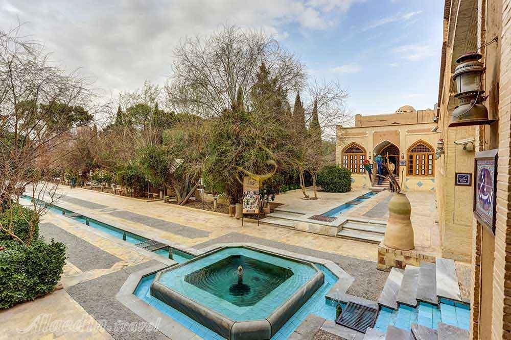 Yard of four star Moshir al-Mamalek Garden Hotel in Yazd| Alaedin Travel