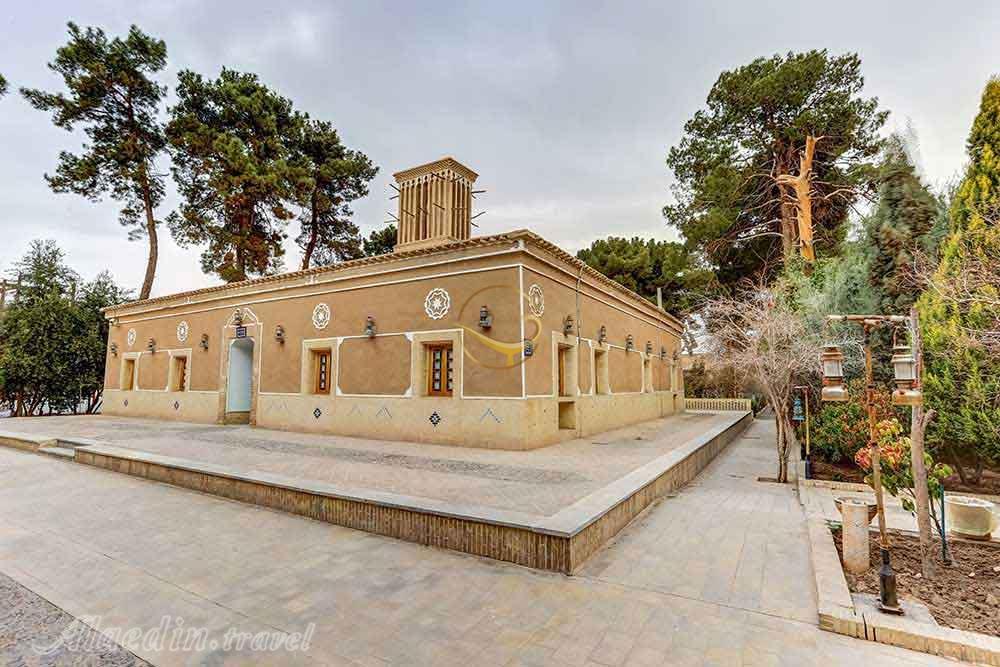 عکس های هتل باغ مشیرالممالک یزد