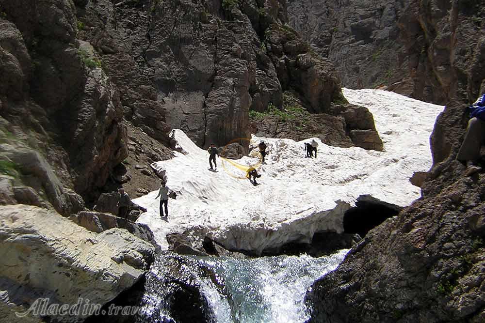 Kamandan Snowy Tunnel of Azna | Alaedin Travel