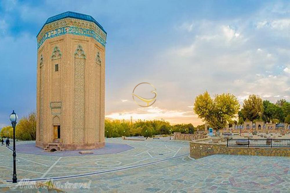 مقبره مومنه خاتون - نخجوان
