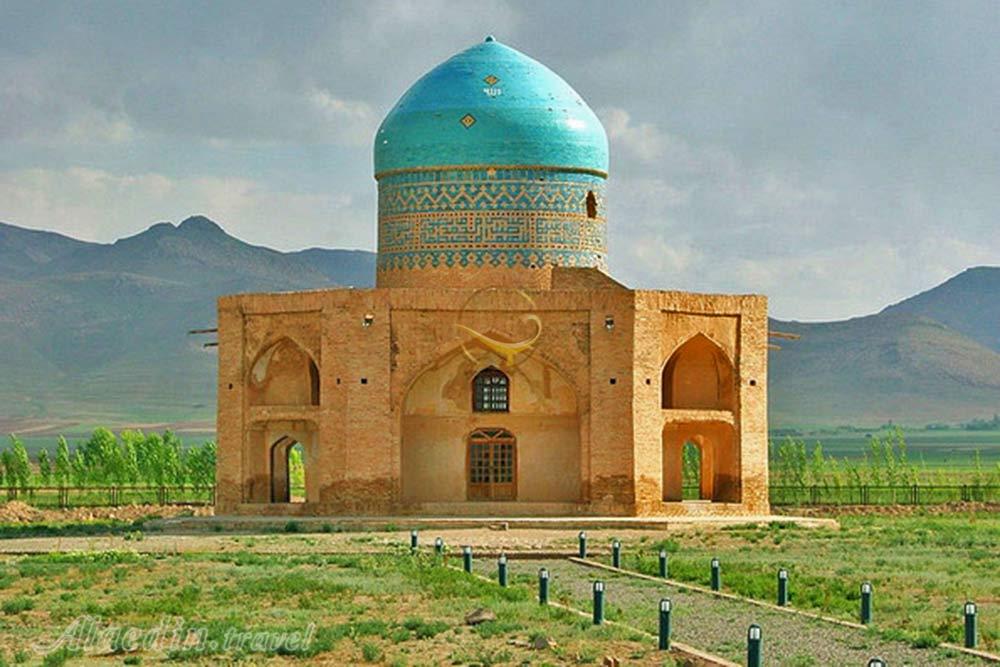 آرامگاه ملا حسن کاشی در سلطانیه | علاءالدین تراول