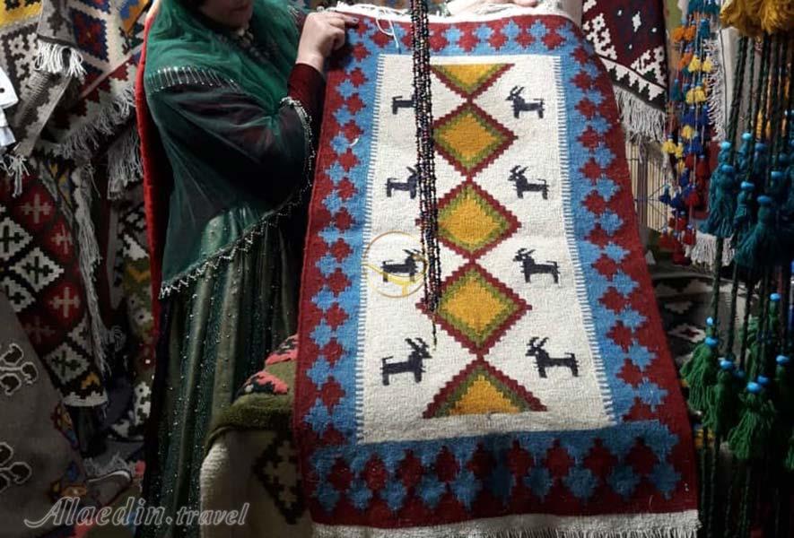 دست بافته های عشایر بختیاری 